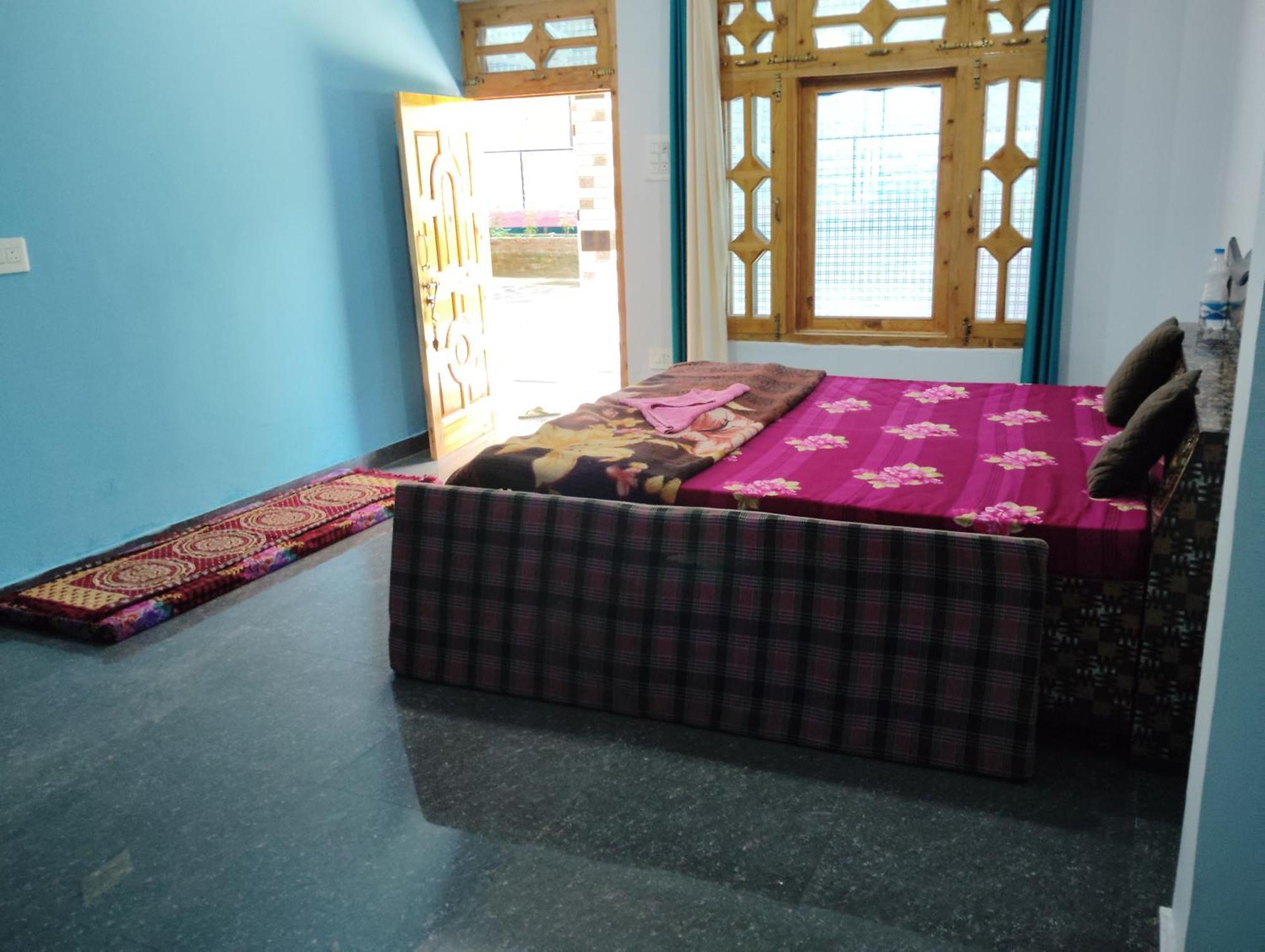 Dog N Hill Hotel Kasol Bagian luar foto