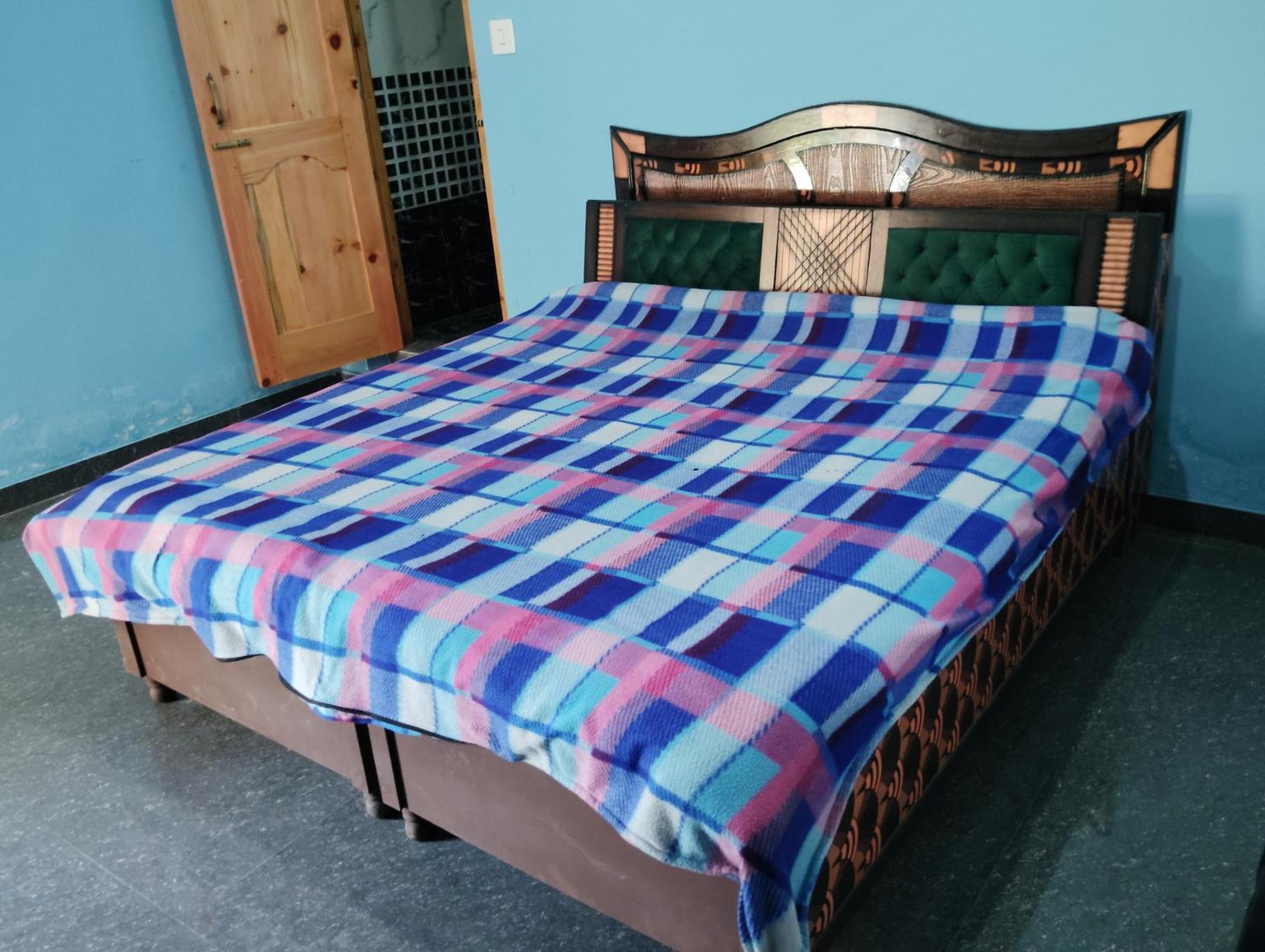 Dog N Hill Hotel Kasol Bagian luar foto
