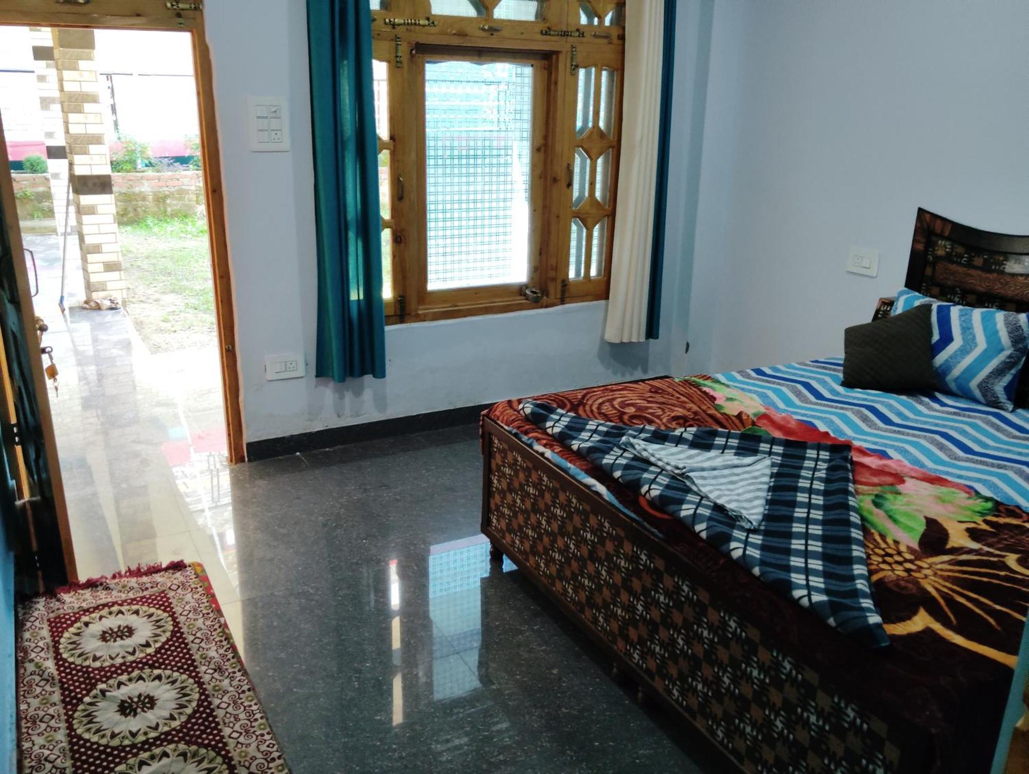 Dog N Hill Hotel Kasol Bagian luar foto