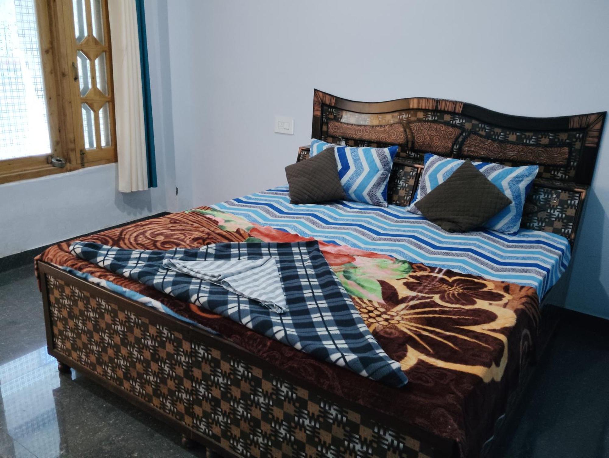 Dog N Hill Hotel Kasol Bagian luar foto