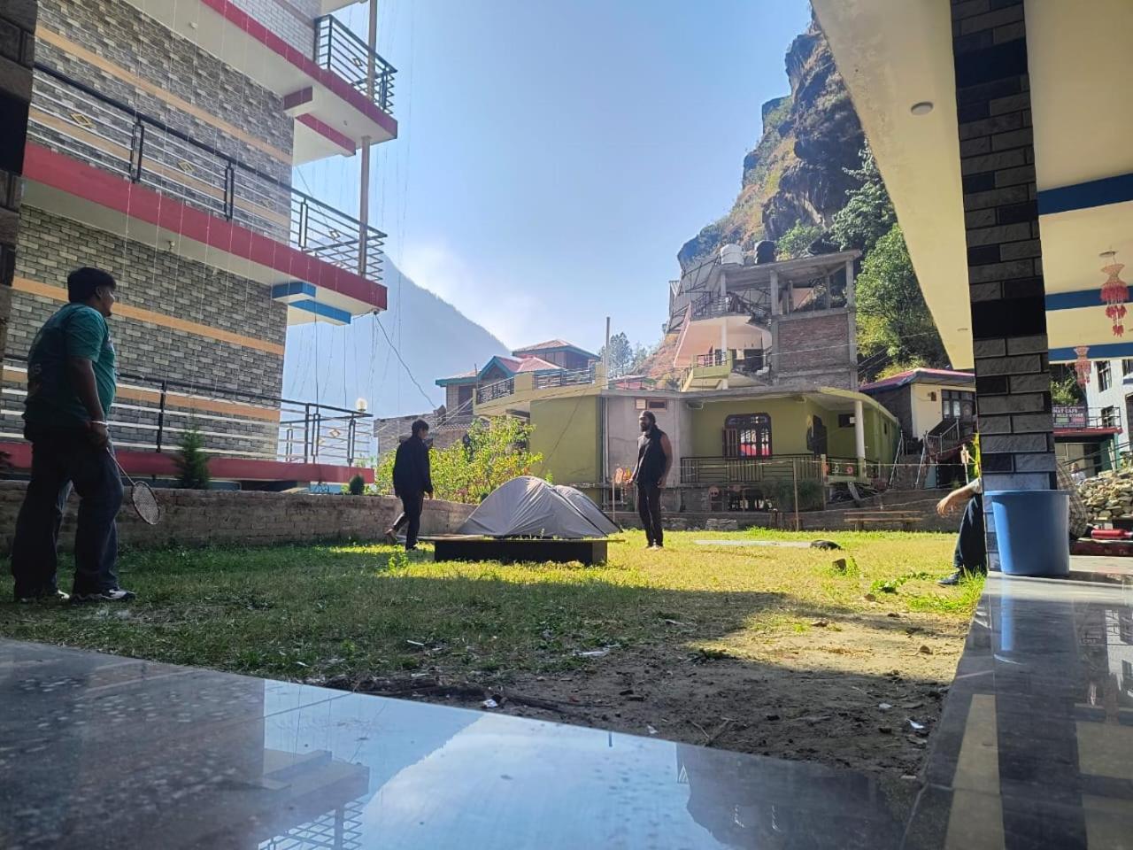 Dog N Hill Hotel Kasol Bagian luar foto