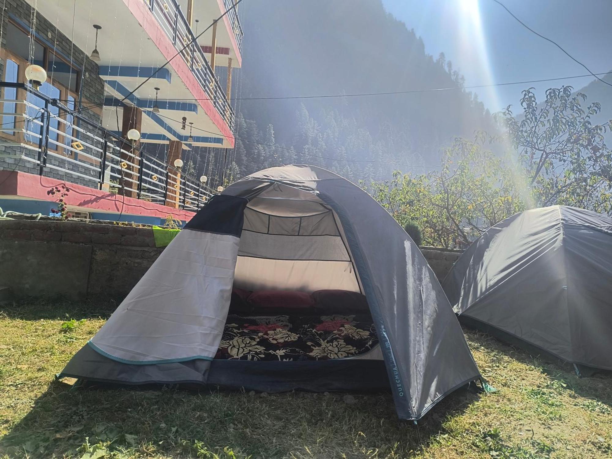 Dog N Hill Hotel Kasol Bagian luar foto